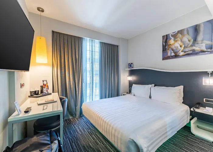 Western Premier Royal Santina Roma