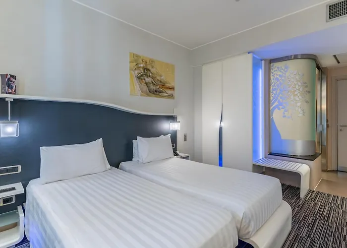 Western Premier Royal Santina Otel 4*