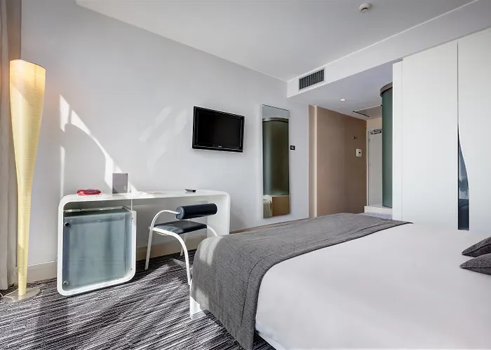 Western Premier Royal Santina Otel