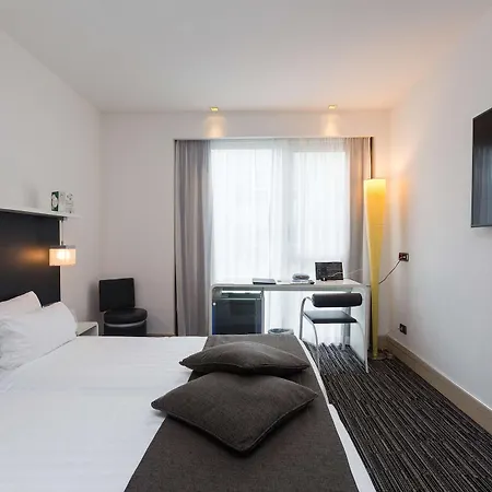 Western Premier Royal Santina Hotel