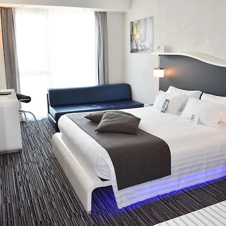 베스트 웨스턴 프리미어 로얄 산티나 4*