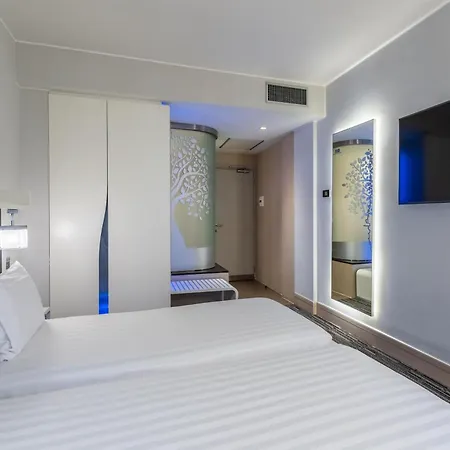 Western Premier Royal Santina Hotel