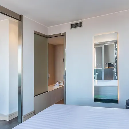 호텔 베스트 웨스턴 프리미어 로얄 산티나