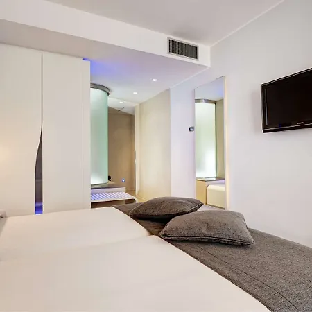 Western Premier Royal Santina Hotel